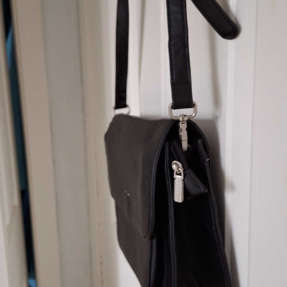Sleek Black Crossbody Bag